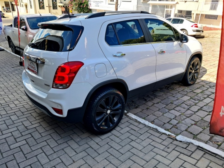 CHEVROLET - TRACKER - 2017/2018 - Branca - R$ 95.900,00