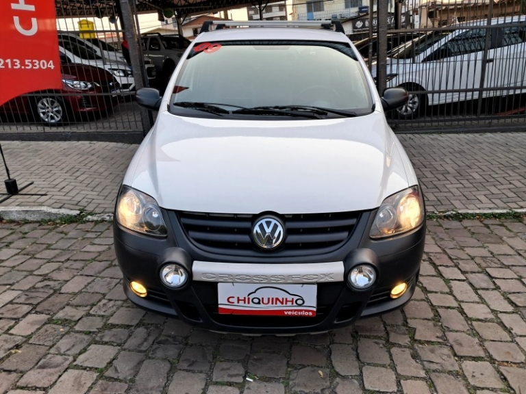 VOLKSWAGEN - CROSSFOX - 2008/2009 - Branca - R$ 34.900,00