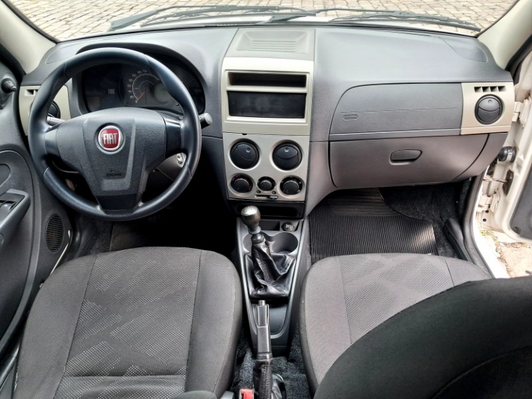 FIAT - PALIO - 2015/2015 - Branca - R$ 31.900,00