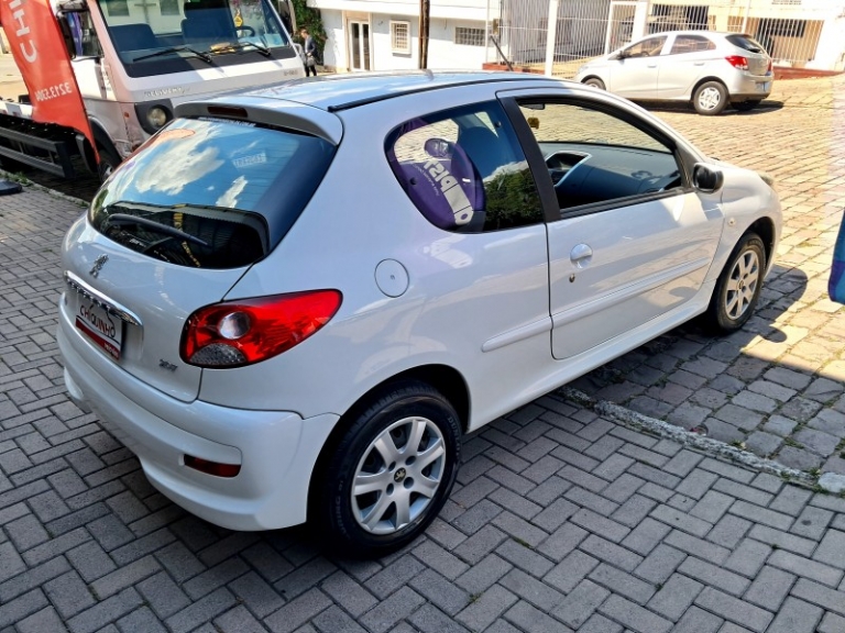 PEUGEOT - 207 - 2012/2013 - Branca - R$ 24.900,00