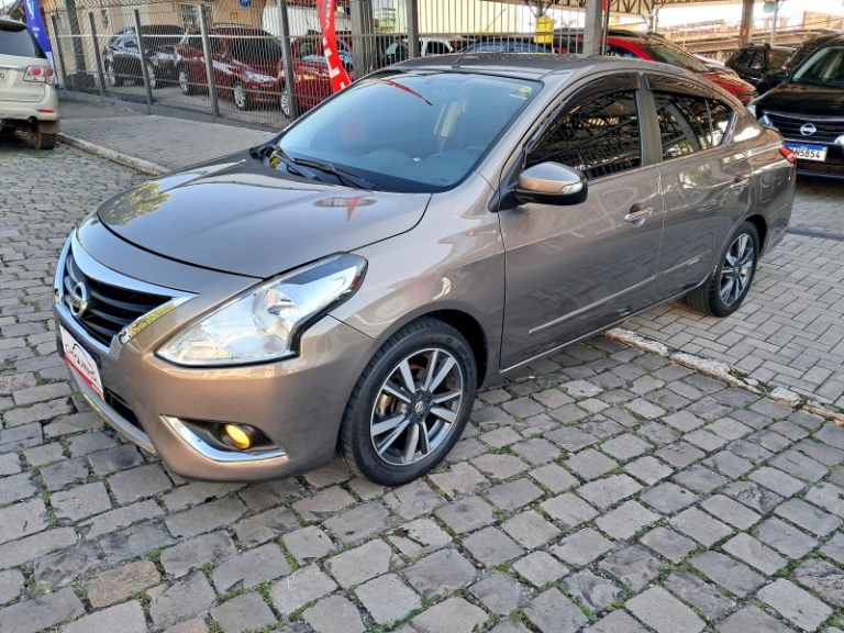 NISSAN - VERSA - 2018/2018 - Cinza - R$ 63.900,00