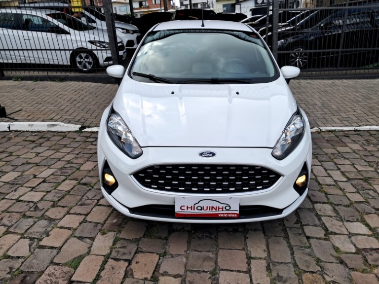 FORD - FIESTA - 2017/2018 - Branca - R$ 59.900,00