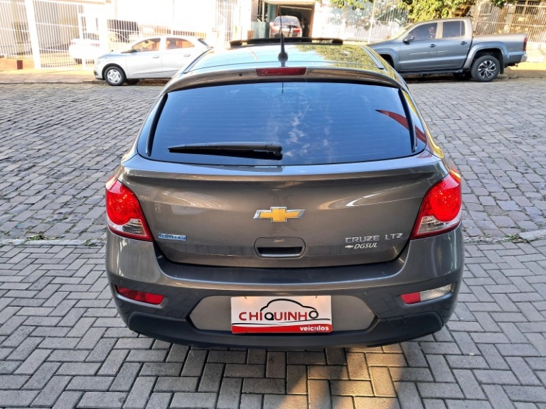 CHEVROLET - CRUZE - 2014/2015 - Cinza - R$ 74.900,00