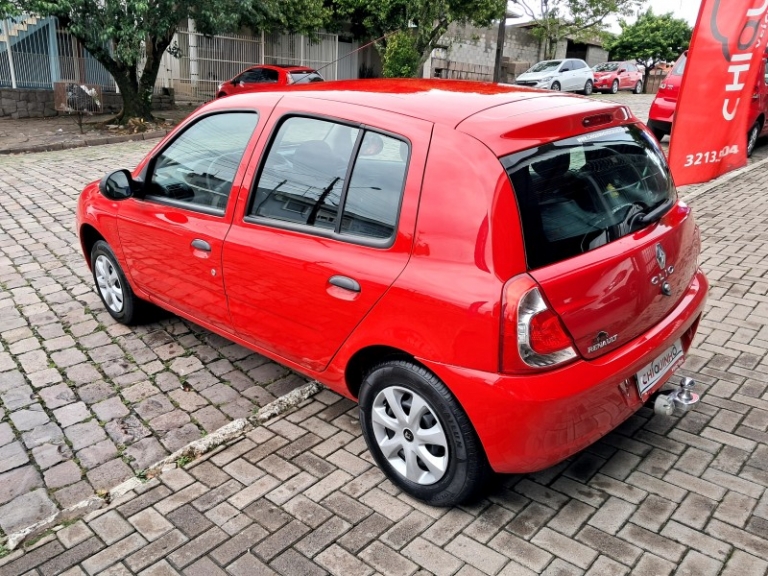 RENAULT - CLIO - 2013/2014 - Vermelha - R$ 32.900,00