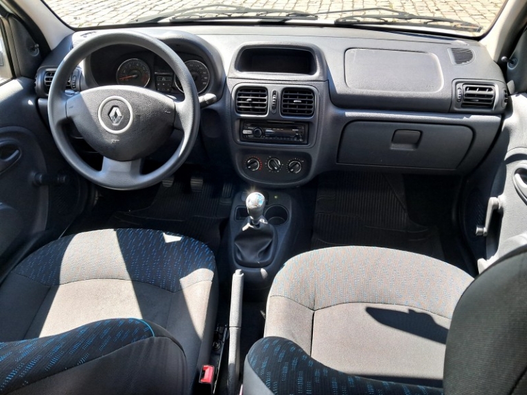 RENAULT - CLIO - 2015/2016 - Branca - R$ 38.900,00