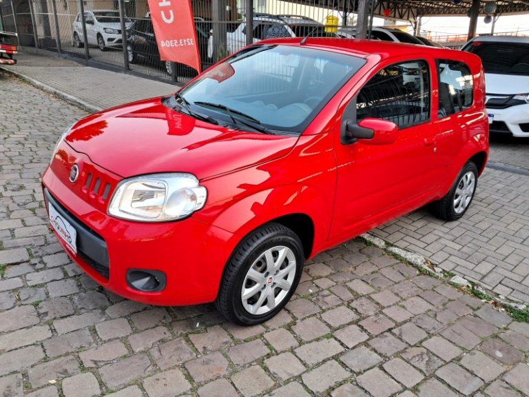 FIAT - UNO - 2014/2014 - Vermelha - R$ 31.900,00