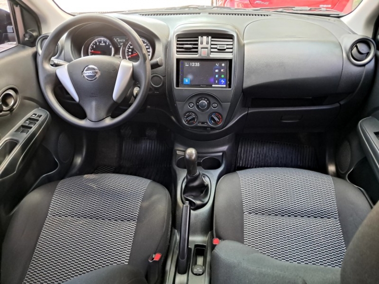 NISSAN - VERSA - 2020/2021 - Preta - R$ 64.900,00