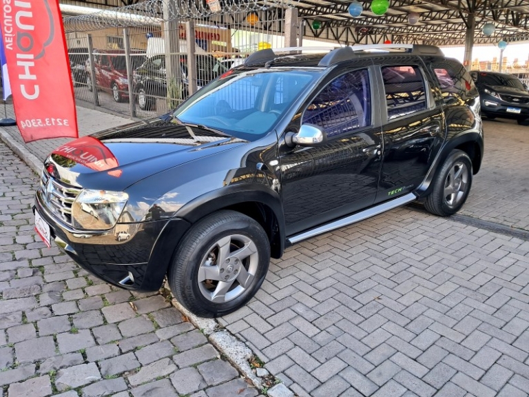 RENAULT - DUSTER - 2013/2014 - Preta - R$ 55.900,00