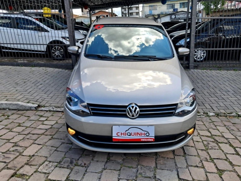 VOLKSWAGEN - SPACEFOX - 2012/2013 - Prata - R$ 46.900,00