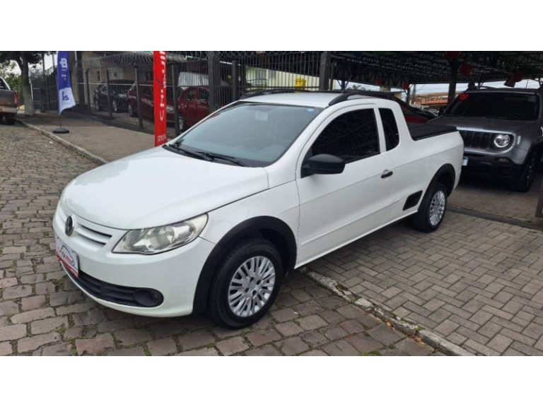 VOLKSWAGEN - SAVEIRO - 2012/2013 - Branca - R$ 44.900,00