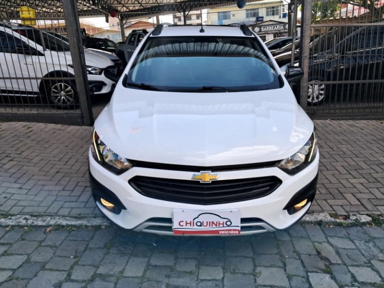 CHEVROLET - ONIX - 2016/2017 - Branca - R$ 65.900,00