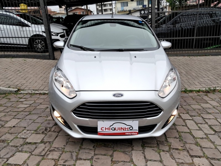 FORD - FIESTA - 2015/2015 - Prata - R$ 49.900,00