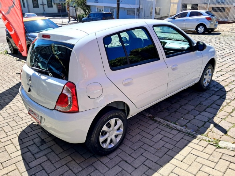 RENAULT - CLIO - 2015/2016 - Branca - R$ 38.900,00