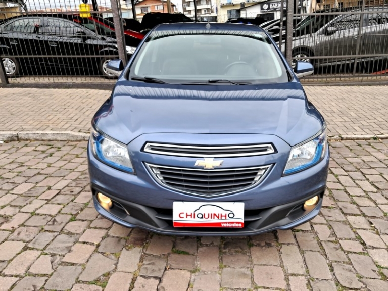 CHEVROLET - PRISMA - 2013/2014 - Azul - R$ 54.900,00