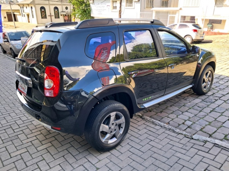 RENAULT - DUSTER - 2013/2014 - Preta - R$ 55.900,00