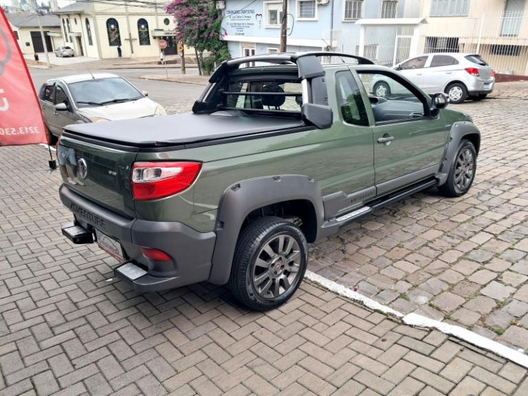 FIAT - STRADA - 2014/2015 - Verde - R$ 55.900,00