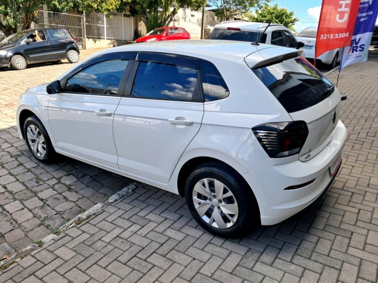 VOLKSWAGEN - POLO - 2023/2023 - Branca - R$ 75.900,00