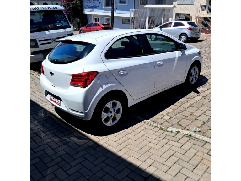 CHEVROLET - ONIX - 2021/2021 - Branca - R$ 59.900,00