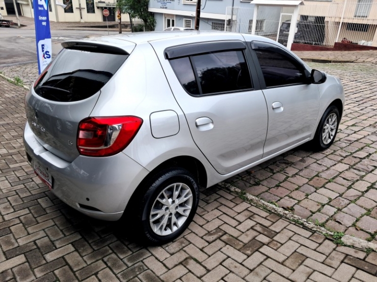 RENAULT - SANDERO - 2015/2016 - Prata - R$ 44.900,00