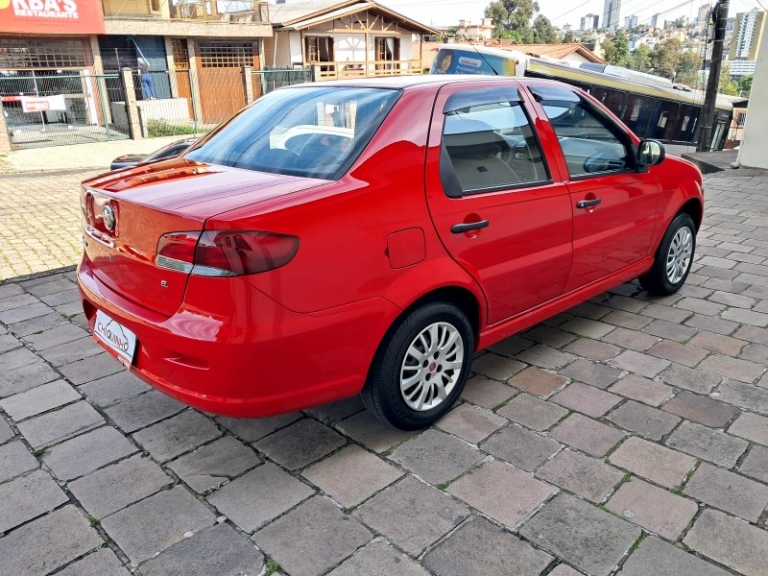 FIAT - SIENA - 2012/2013 - Vermelha - R$ 33.900,00