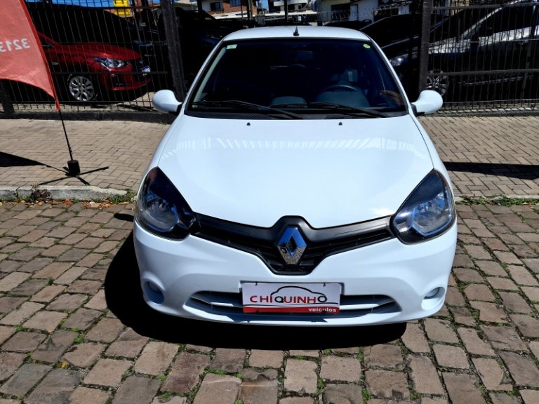 RENAULT - CLIO - 2015/2016 - Branca - R$ 38.900,00